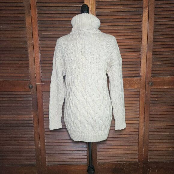 Roberta Freymann Chunky Cable Knit Wool Turtleneck - Picture 2 of 6